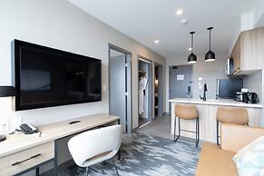 Sandman Signature Winnipeg Airport Hotel & Suites