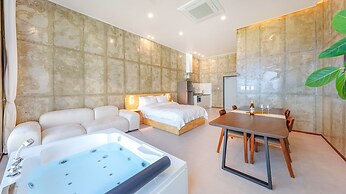 Gangreung cn6 Ocean View spa Poolvilla