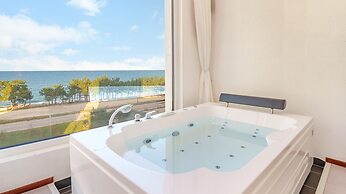 Gangreung cn6 Ocean View spa Poolvilla