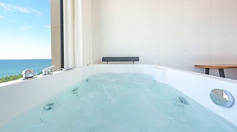 Gangreung cn6 Ocean View spa Poolvilla