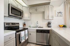 Ocean and Pool View at Papakea Resort with Parking