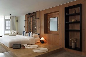 Manjing Banshan Haijing Huayuan Jiudian