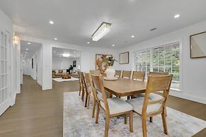 Luxury 7BR Buckhead Oasis w Pool Gameroom Firepit