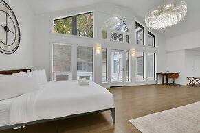 Luxury 7BR Buckhead Oasis w Pool Gameroom Firepit