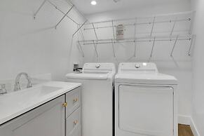 Luxury 7BR Buckhead Oasis w Pool Gameroom Firepit