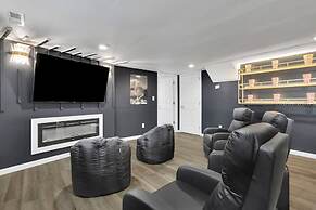 Luxury 7BR Buckhead Oasis w Pool Gameroom Firepit