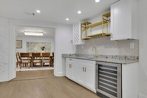 Luxury 7BR Buckhead Oasis w Pool Gameroom Firepit