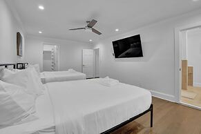 Luxury 7BR Buckhead Oasis w Pool Gameroom Firepit