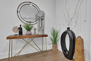 Luxury 7BR Buckhead Oasis w Pool Gameroom Firepit