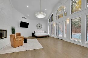 Luxury 7BR Buckhead Oasis w Pool Gameroom Firepit