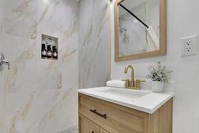 Luxury 7BR Buckhead Oasis w Pool Gameroom Firepit