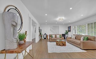 Luxury 7BR Buckhead Oasis w Pool Gameroom Firepit