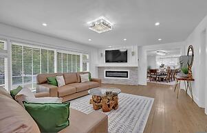 Luxury 7BR Buckhead Oasis w Pool Gameroom Firepit