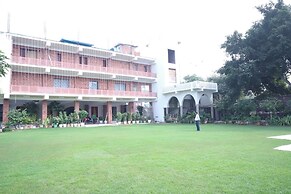 Shri Neha Hotel & Restaurant