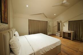 Green Wood Villa By 97RoyalVista