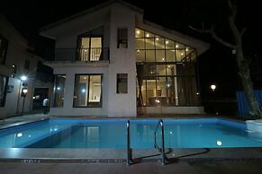 Green Wood Villa By 97RoyalVista