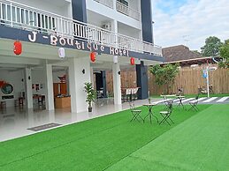 J-Boutique Hotel