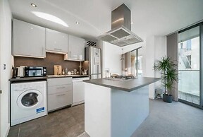 JOIVY Delightful 1BR flat w/ balcony