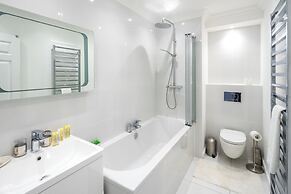 JOIVY 2-bed flat in West London