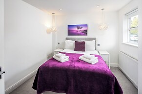 JOIVY 2-bed flat in West London