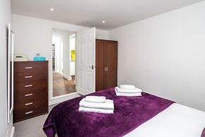 JOIVY 2-bed flat in West London
