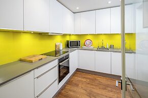 JOIVY 2-bed flat in West London