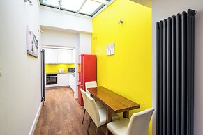 JOIVY 2-bed flat in West London