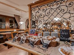 HOTIDAY Room Collection - Campitello