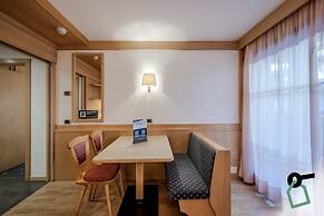 HOTIDAY Room Collection - Campitello