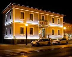 EX-L HOTEL