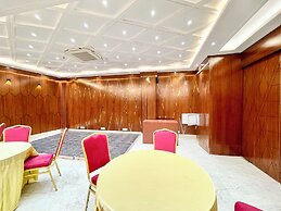 Hotel Mantavya - Varanasi near Temple