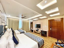 Hotel Mantavya - Varanasi near Temple