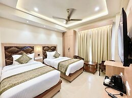 Hotel Mantavya - Varanasi near Temple