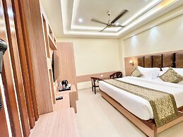 Hotel Mantavya - Varanasi near Temple