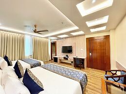 Hotel Mantavya - Varanasi near Temple