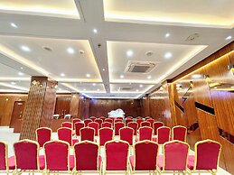 Hotel Mantavya - Varanasi near Temple