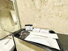 Hotel Mantavya - Varanasi near Temple