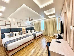 Hotel Mantavya - Varanasi near Temple