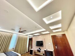 Hotel Mantavya - Varanasi near Temple