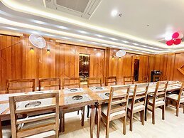 Hotel Mantavya - Varanasi near Temple