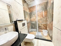 Hotel Mantavya - Varanasi near Temple