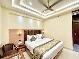 Hotel Mantavya - Varanasi near Temple