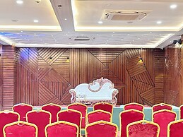 Hotel Mantavya - Varanasi near Temple