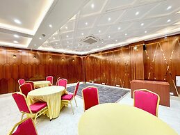 Hotel Mantavya - Varanasi near Temple