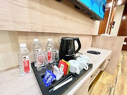 Hotel Mantavya - Varanasi near Temple