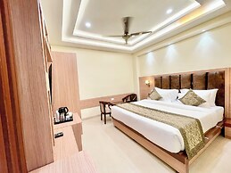 Hotel Mantavya - Varanasi near Temple