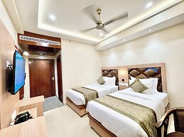 Hotel Mantavya - Varanasi near Temple