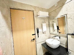 Hotel Mantavya - Varanasi near Temple