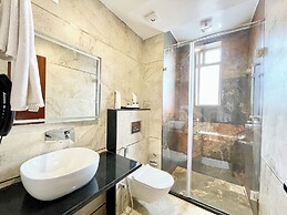 Hotel Mantavya - Varanasi near Temple