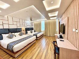 Hotel Mantavya - Varanasi near Temple